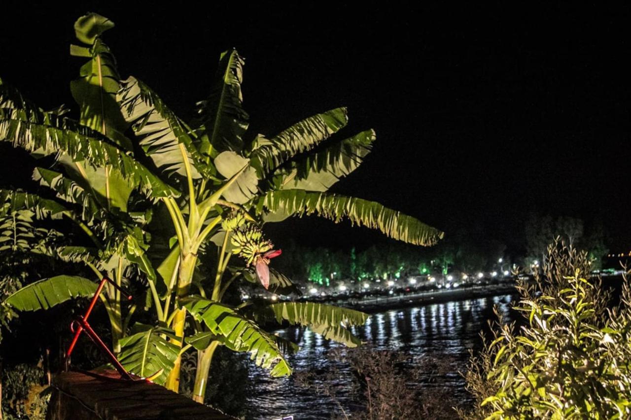 Kiveri 1876 Traditional Seafront Cottage ภายนอก รูปภาพ